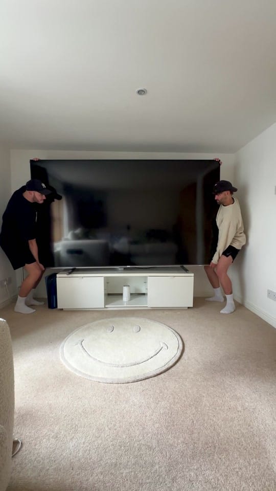 Post 9 by mr.harry.white on TikTok (video)