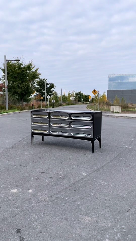 Post 5 by Yardsale.mtl on TikTok (video)