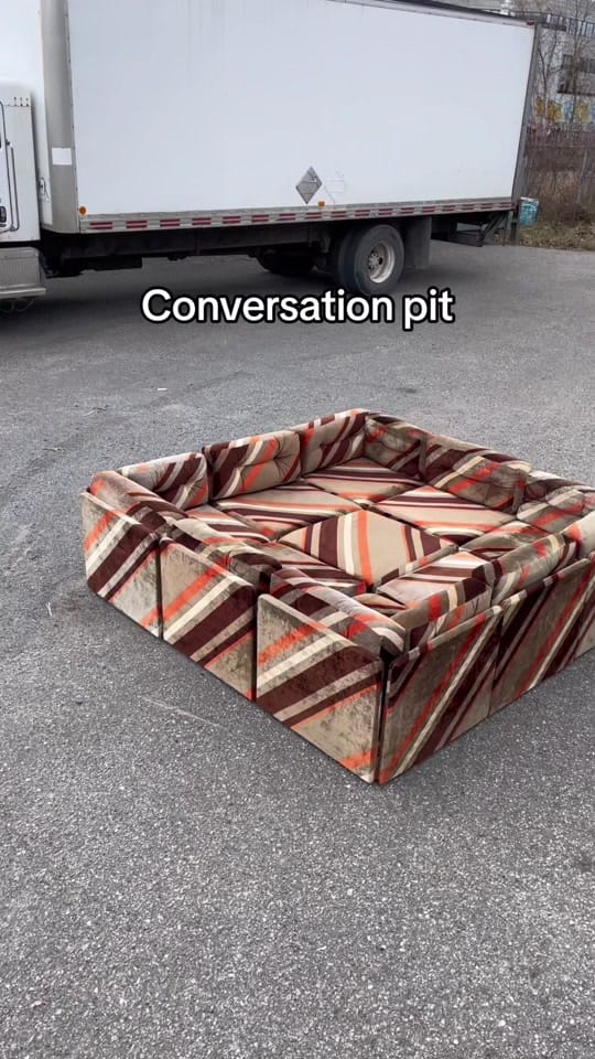 Post 3 by Yardsale.mtl on TikTok (video)