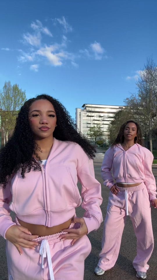 Post 4 by Tamia on TikTok (video)
