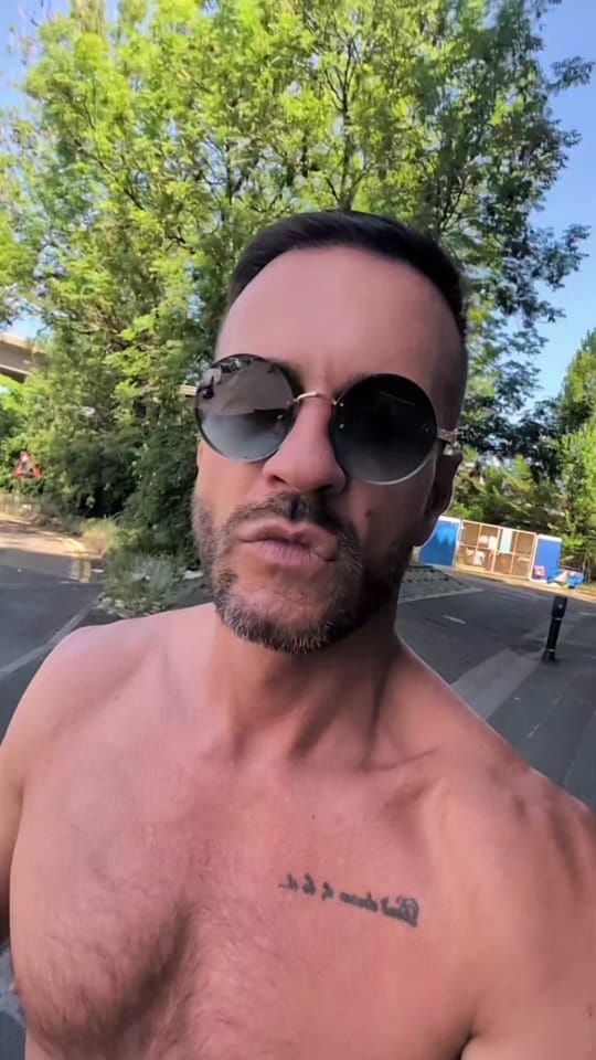 Post 3 by Roscoe Crawford on TikTok (video)