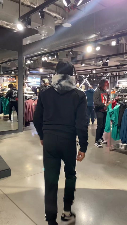 Post 3 by “Creator Of The Statue Drop”🗽 on TikTok (video)