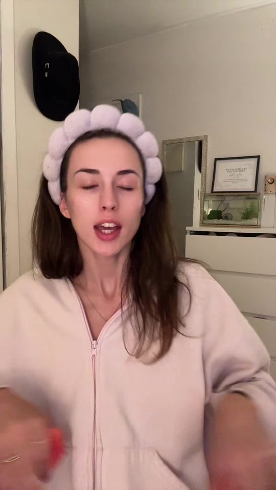 Post 8 by AmyCatharine on TikTok (video)
