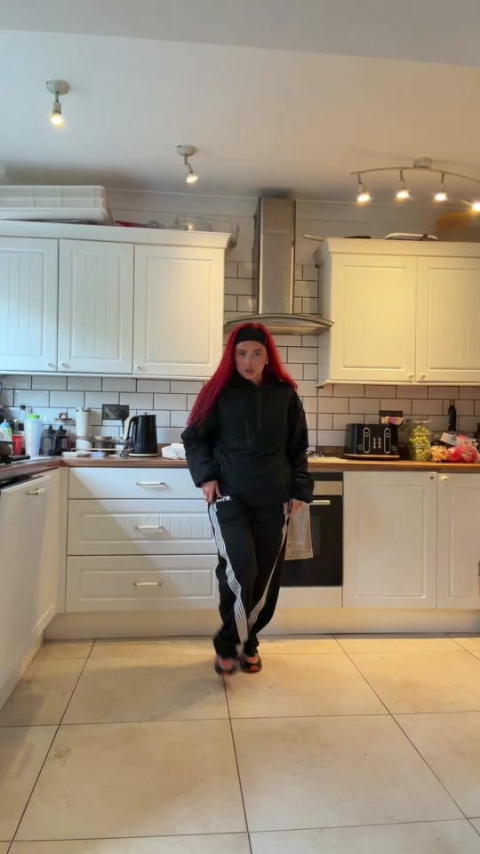Post 3 by mollyhornex on TikTok (video)