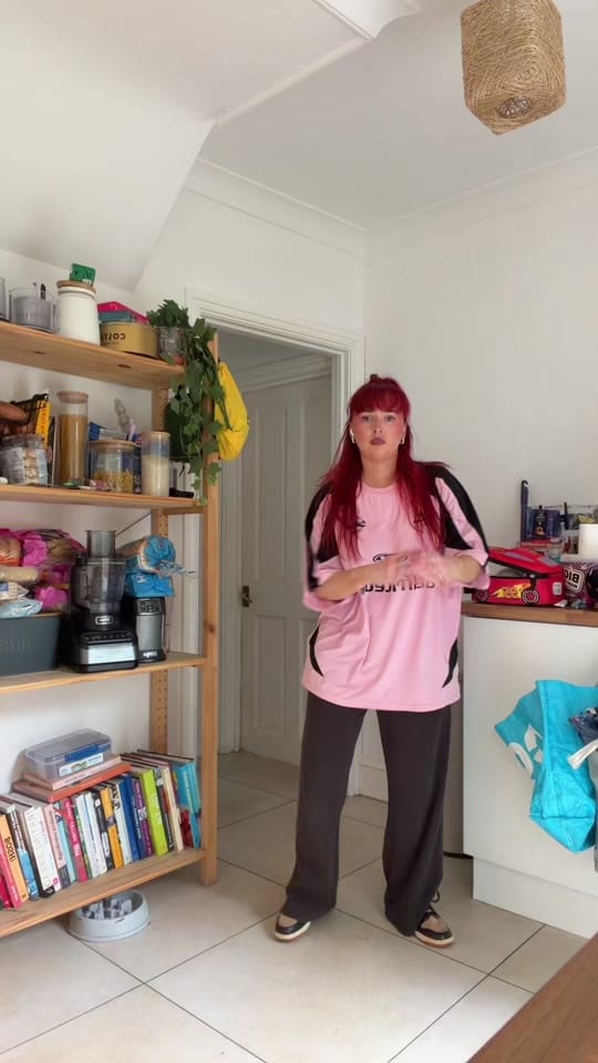 Post 1 by mollyhornex on TikTok (video)