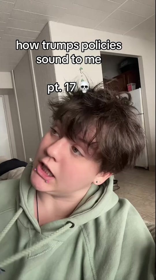 Post 9 by LOLA MENTHOL on TikTok (video)