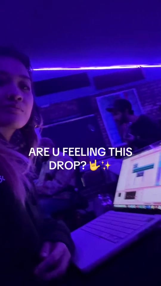 Post 8 by LOLA MENTHOL on TikTok (video)