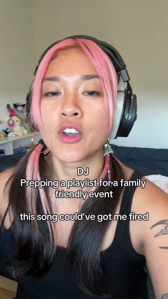 Post 2 by LOLA MENTHOL on TikTok (video)