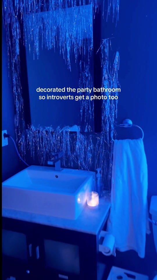 Post 10 by Evelyn’s Parties on TikTok (video)