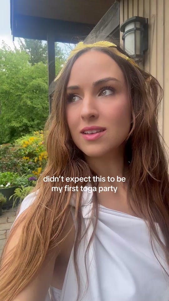 Post 2 by Evelyn’s Parties on TikTok (video)