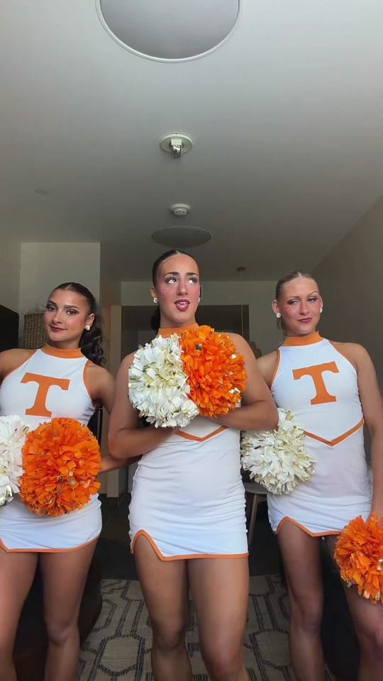 Post 2 by julianna hennigar❤️‍🔥 on TikTok (video)