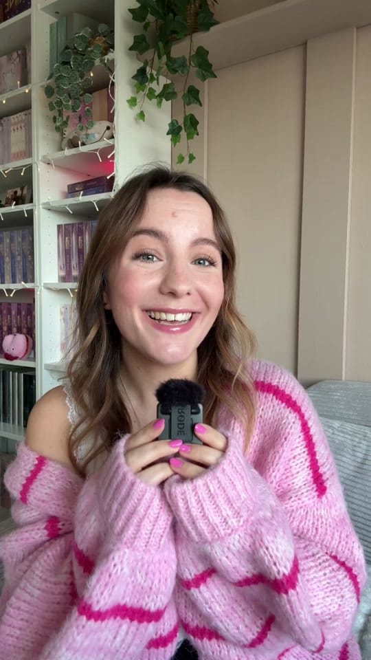 Post 2 by Elle 💗📖 on TikTok (video)