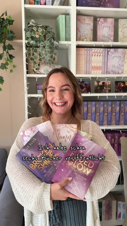 Post 5 by Elle 💗📖 on TikTok (video)