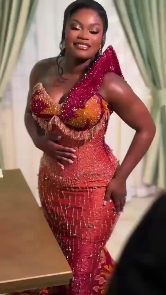 Post 4 by Mighty Kente on TikTok (video)
