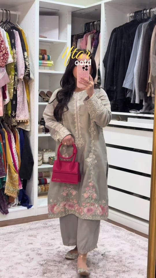 Post 4 by Aroosa on TikTok (video)