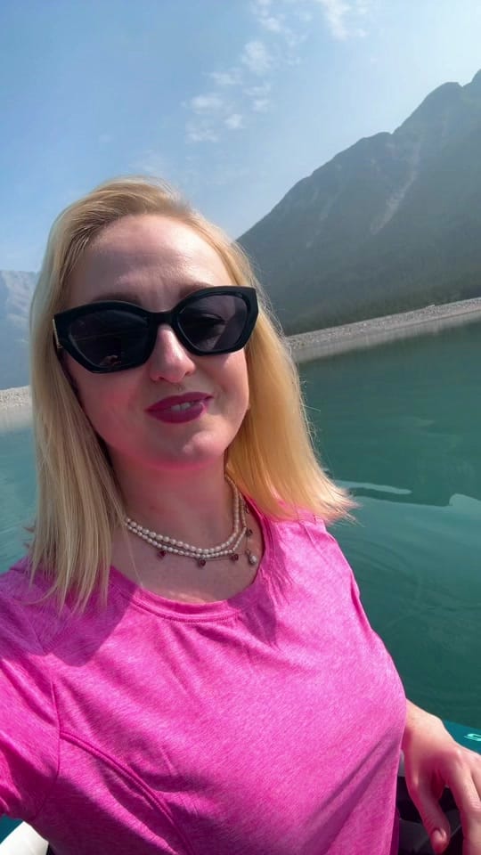 Post 8 by Julie on TikTok (video)