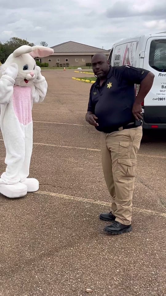 Post 9 by Famous Amos on TikTok (video)