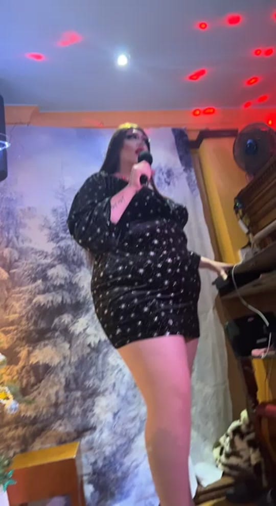 Post 10 by Pia Pressure on TikTok (video)