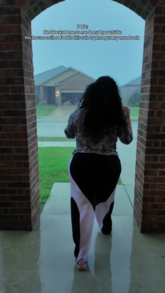 Post 1 by Tupacs.Nosering on TikTok (video)
