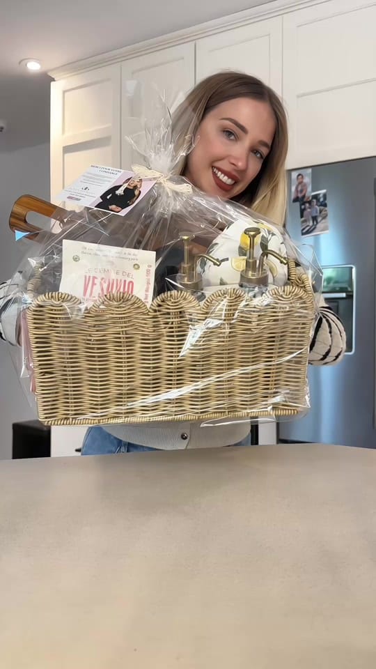 Post 1 by dianabelmontecourtier on TikTok (video)