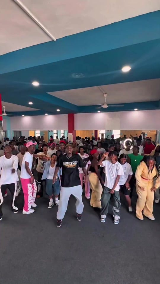 Post 1 by EMANUELAUSTIN on TikTok (video)