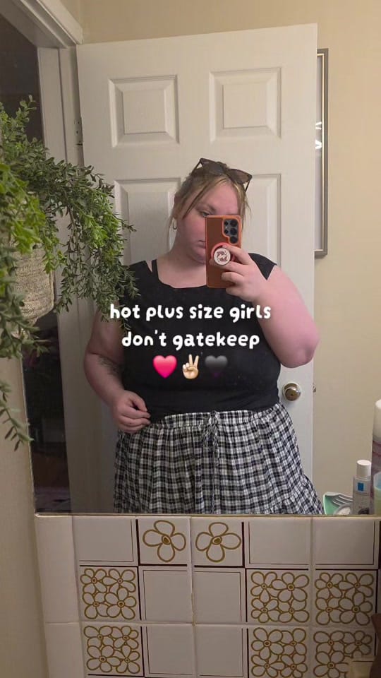 Post 1 by 𝖑𝖆𝖚𝖗𝖆-𝖑𝖎𝖋𝖊𝖘𝖙𝖞𝖑𝖊☆ on TikTok (video)