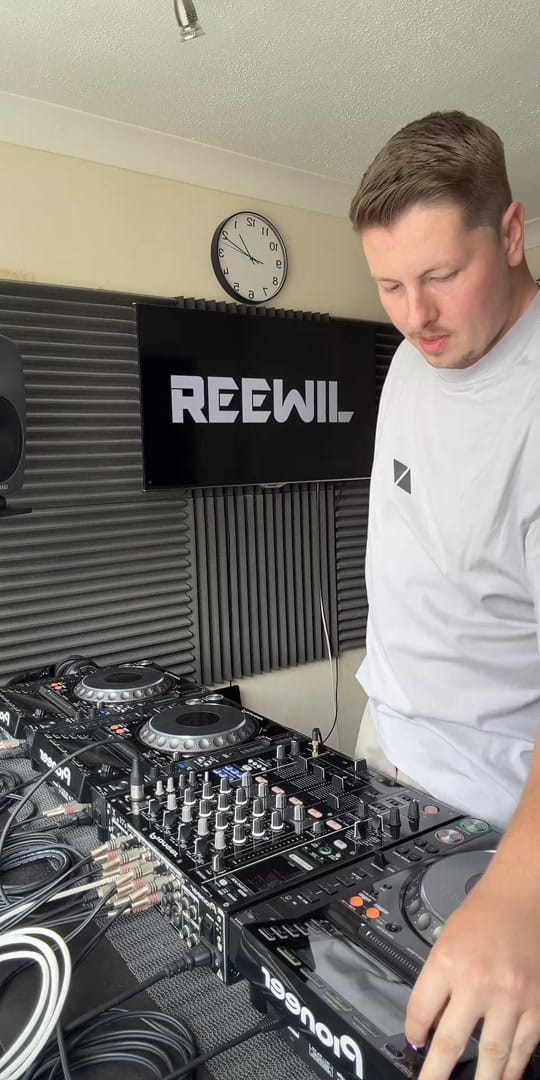 Post 2 by REEWIL on TikTok (video)