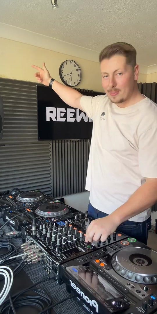 Post 6 by REEWIL on TikTok (video)