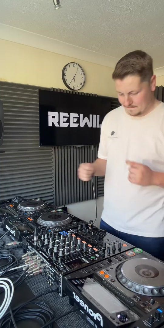 Post 5 by REEWIL on TikTok (video)
