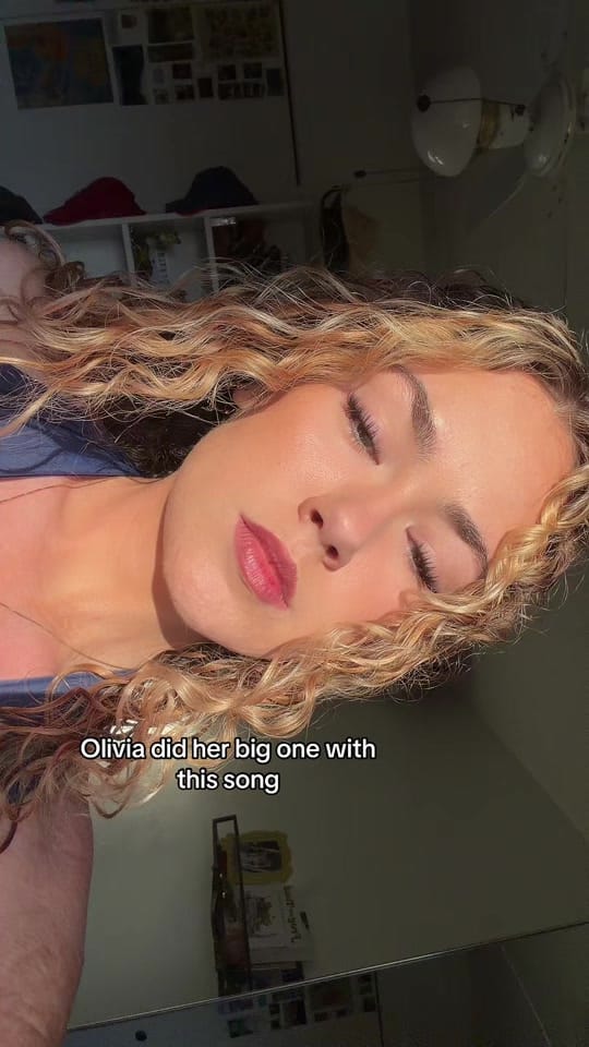 Post 4 by emma on TikTok (video)