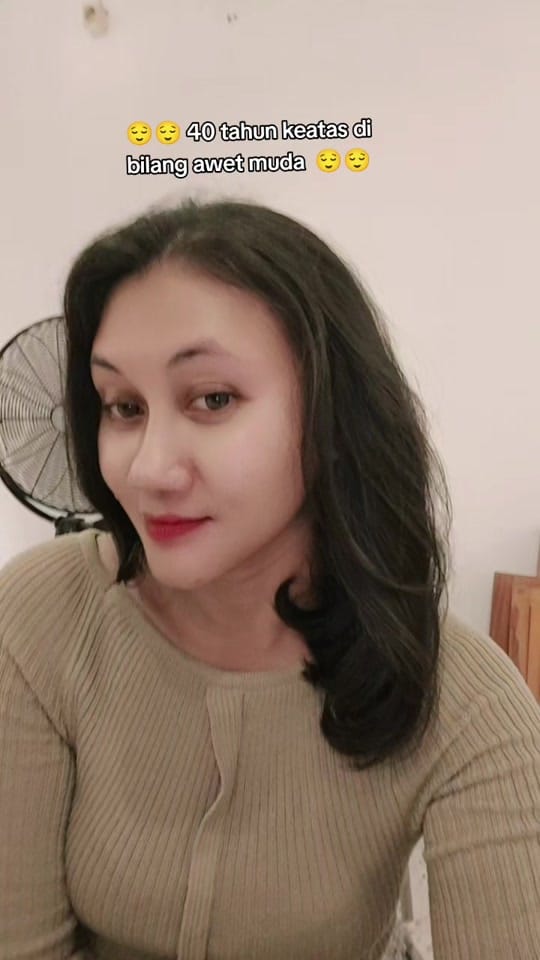 Post 5 by Tari " Donat Kentang Moms" on TikTok (video)