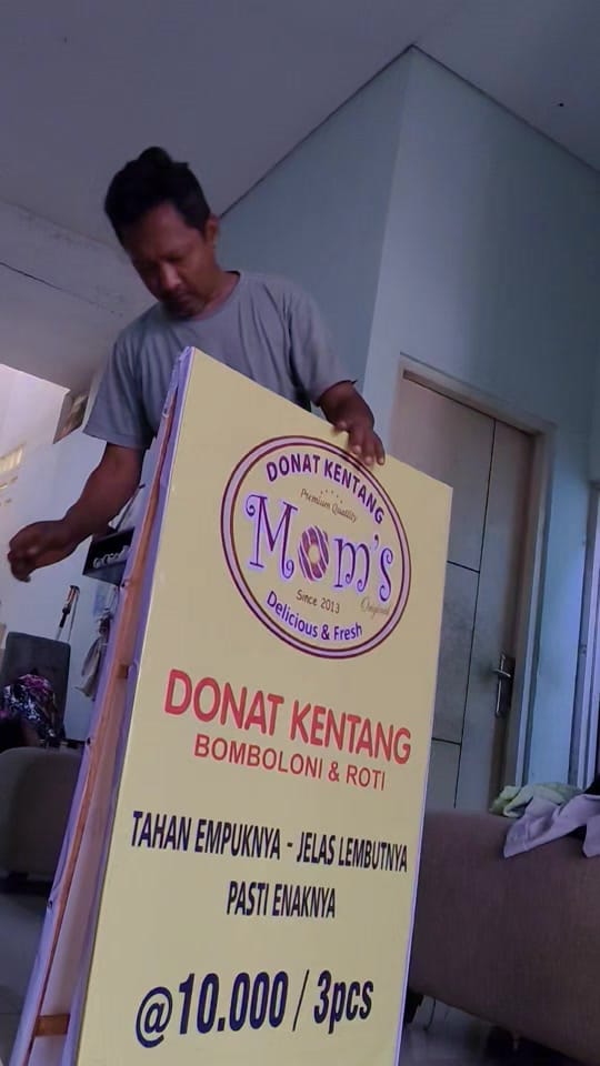 Post 7 by Tari " Donat Kentang Moms" on TikTok (video)