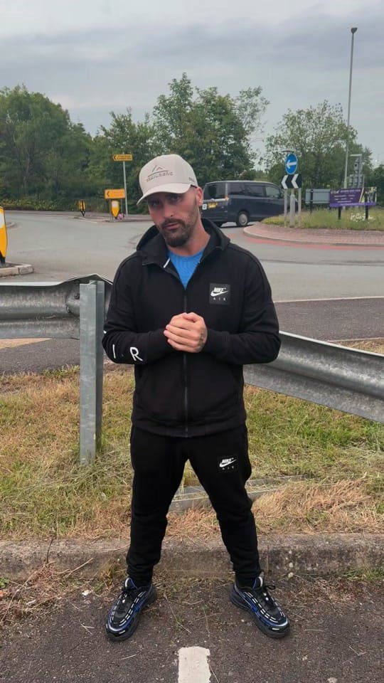 Post 1 by Tommy hench on TikTok (video)