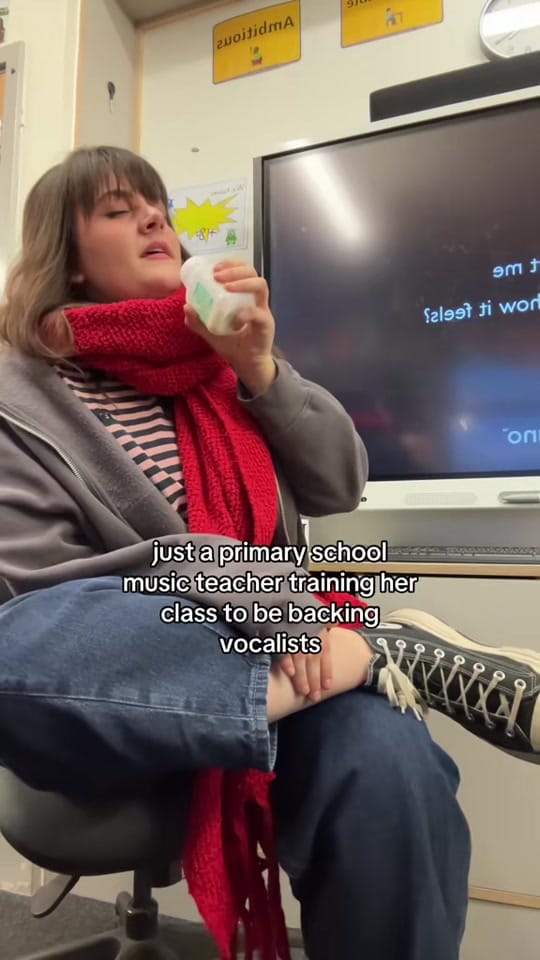 Post 7 by E D A   N I V E S on TikTok (video)