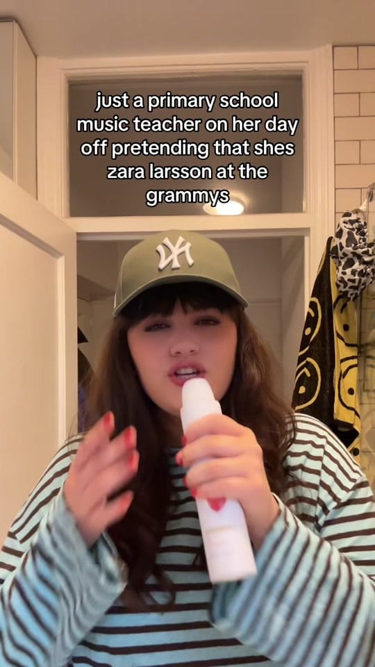 Post 3 by E D A   N I V E S on TikTok (video)