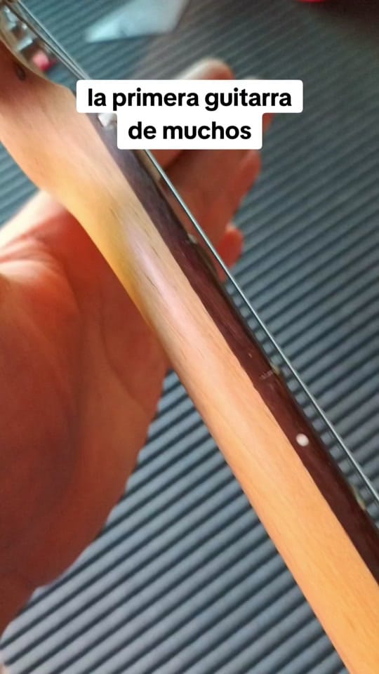 Post 10 by DHE Guitars on TikTok (video)