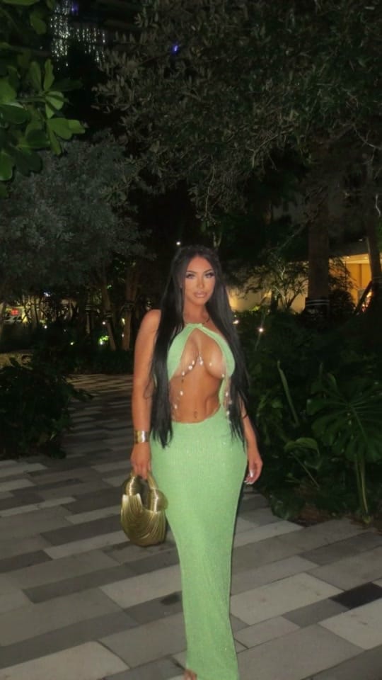 Post 2 by 💲Money Molly💲 on TikTok (video)