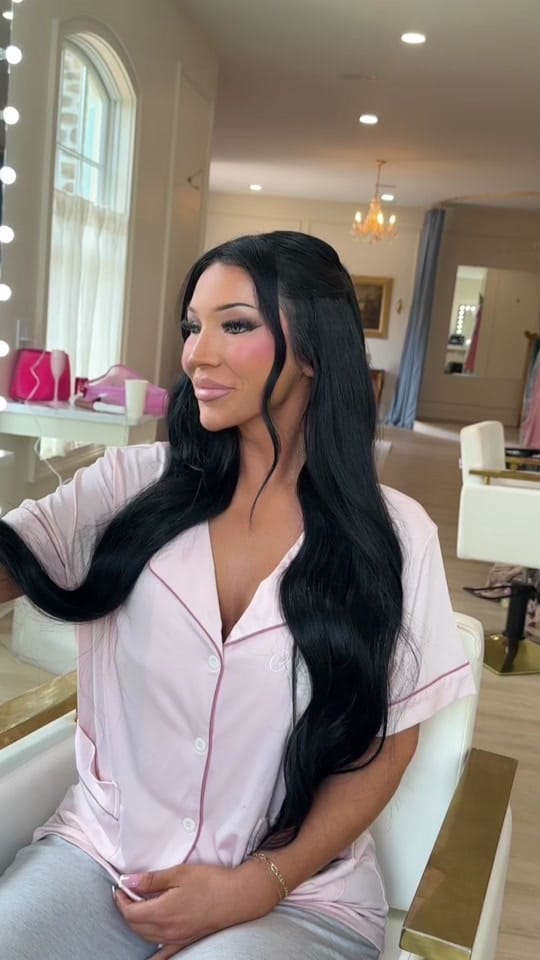 Post 6 by 💲Money Molly💲 on TikTok (video)