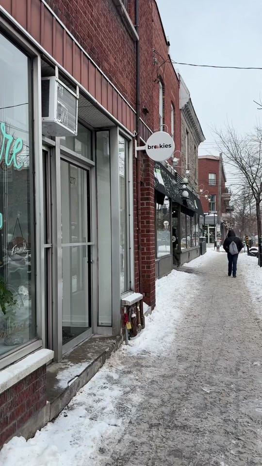 Post 10 by dearmtl on TikTok (video)