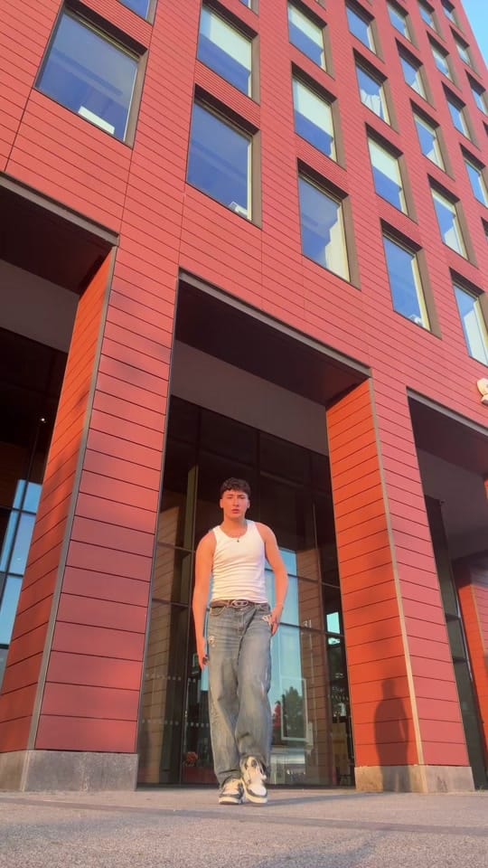 Post 2 by sebastian on TikTok (video)