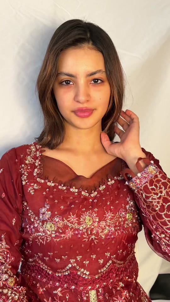 Post 9 by makeupby.iram_ on TikTok (video)