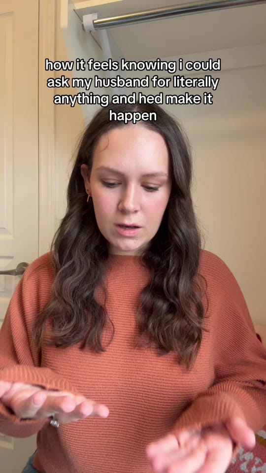 Post 3 by Ashleigh Amber on TikTok (video)