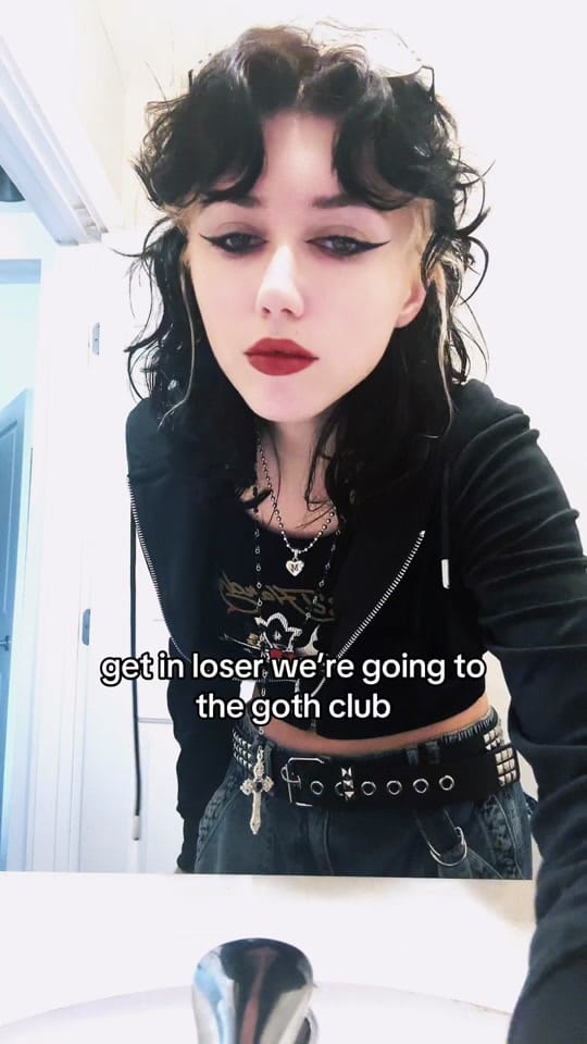 Post 10 by Pey <3 on TikTok (video)