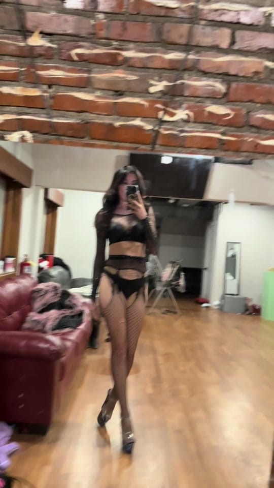 Post 9 by Jenny Sais Quoi on TikTok (video)