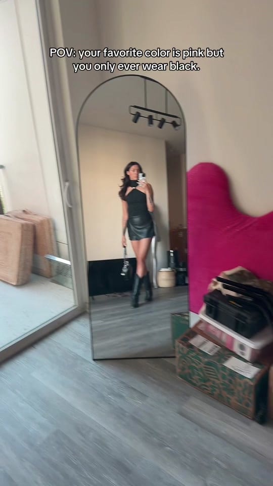 Post 5 by Jenny Sais Quoi on TikTok (video)