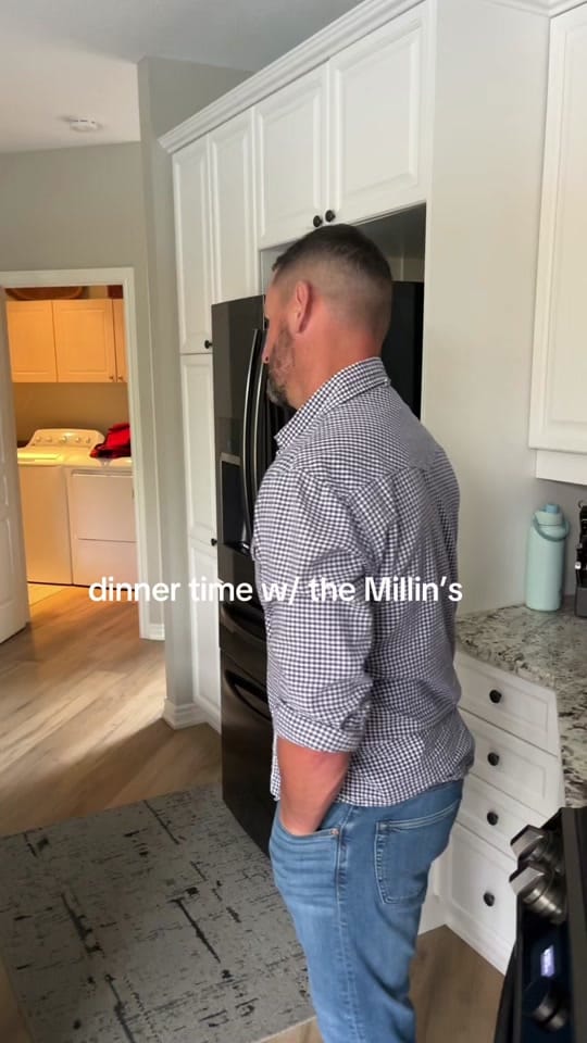 Post 6 by kenny on TikTok (video)