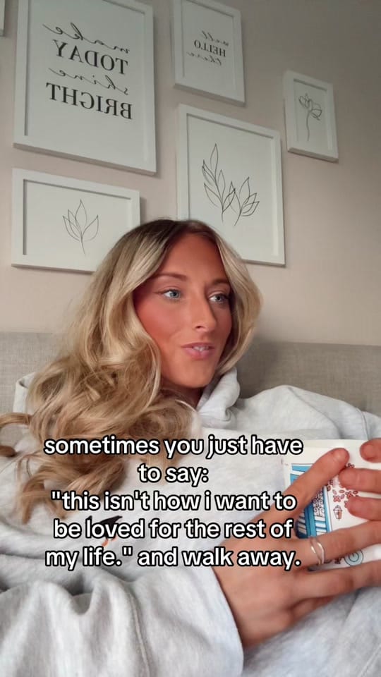 Post 1 by Mel on TikTok (video)