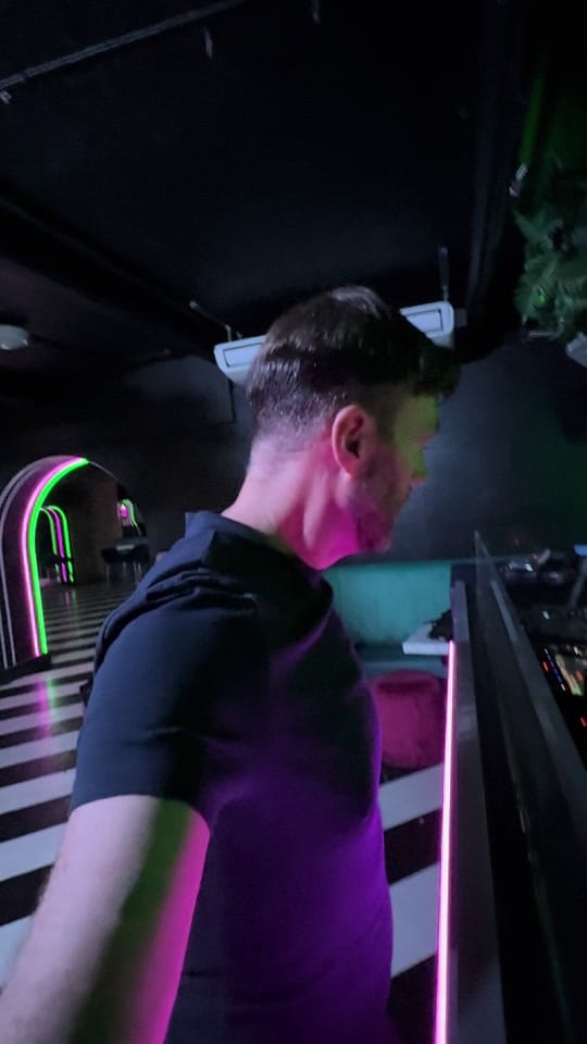 Post 9 by DJ Coach Les Calvert on TikTok (video)