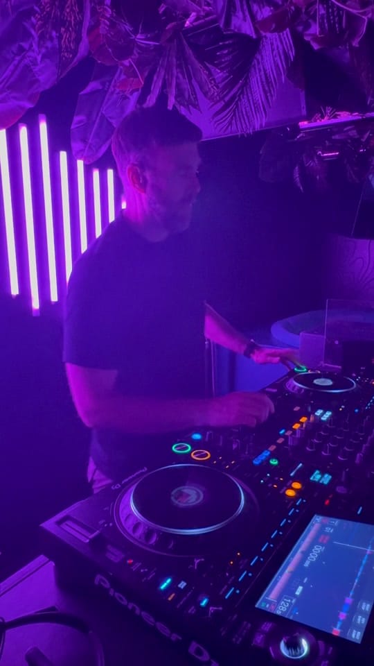 Post 6 by DJ Coach Les Calvert on TikTok (video)