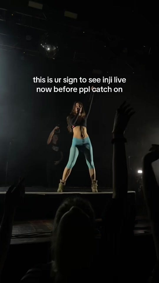Post 5 by Lia on TikTok (video)